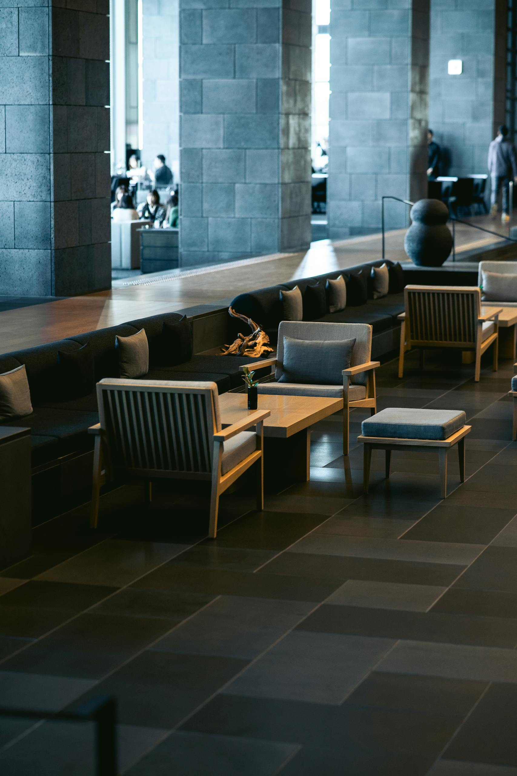 Luxurious lounge area in Aman Hotel Tokyo showcasing modern design and sophisticated décor.
